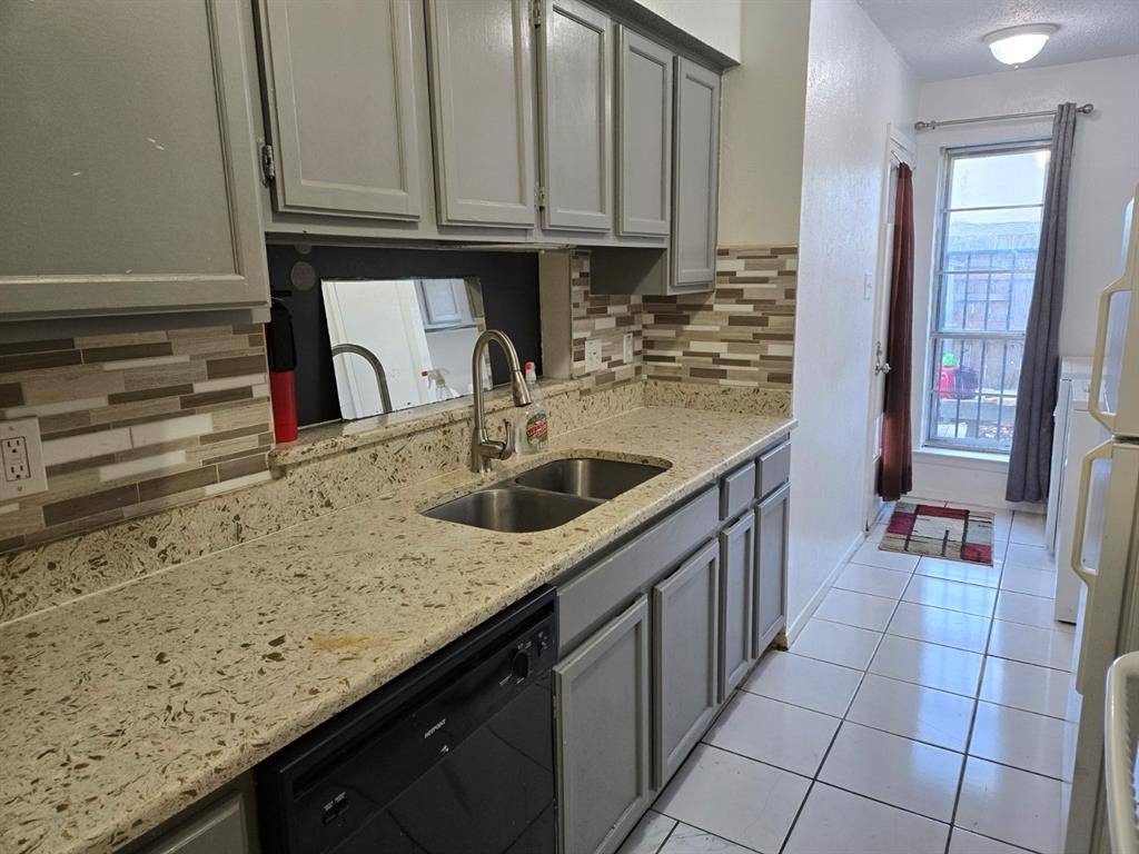 Dallas, TX 75231,7155 Fair Oaks Avenue #27