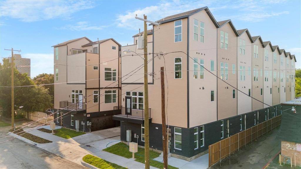 Dallas, TX 75208,727 W 10th Street #108