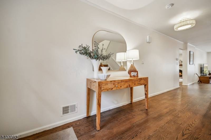 Mendham Boro, NJ 07945,6 Hampshire Dr