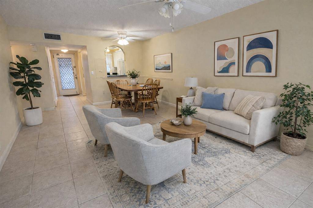Sunrise, FL 33322,9261 Sunrise Lakes Blvd #212