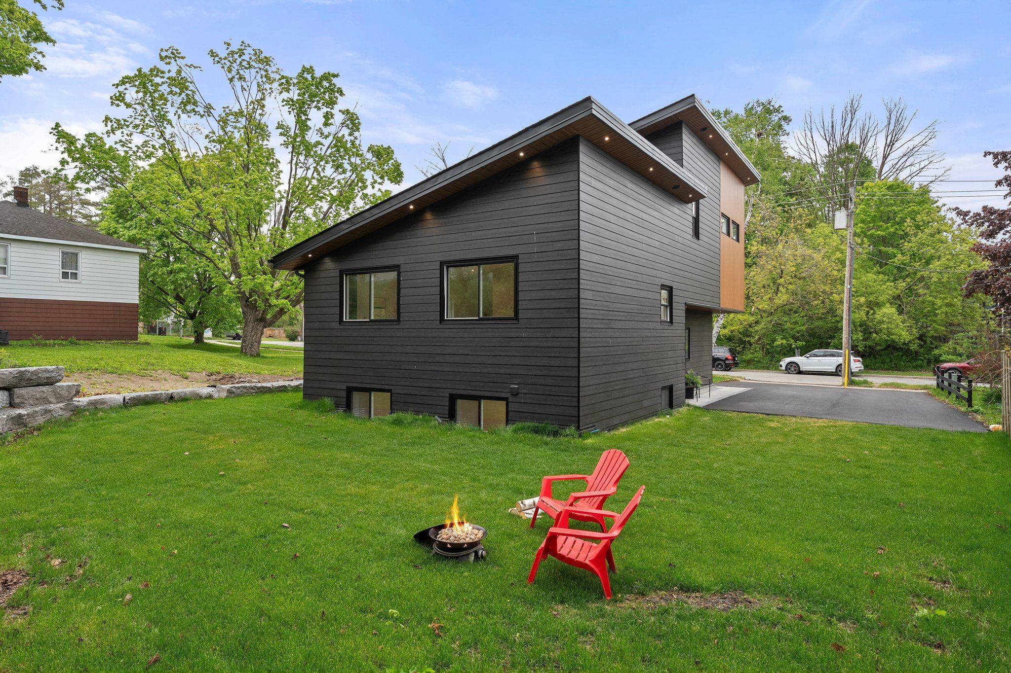 Barrie, ON L4M 3R6,168 Berczy ST