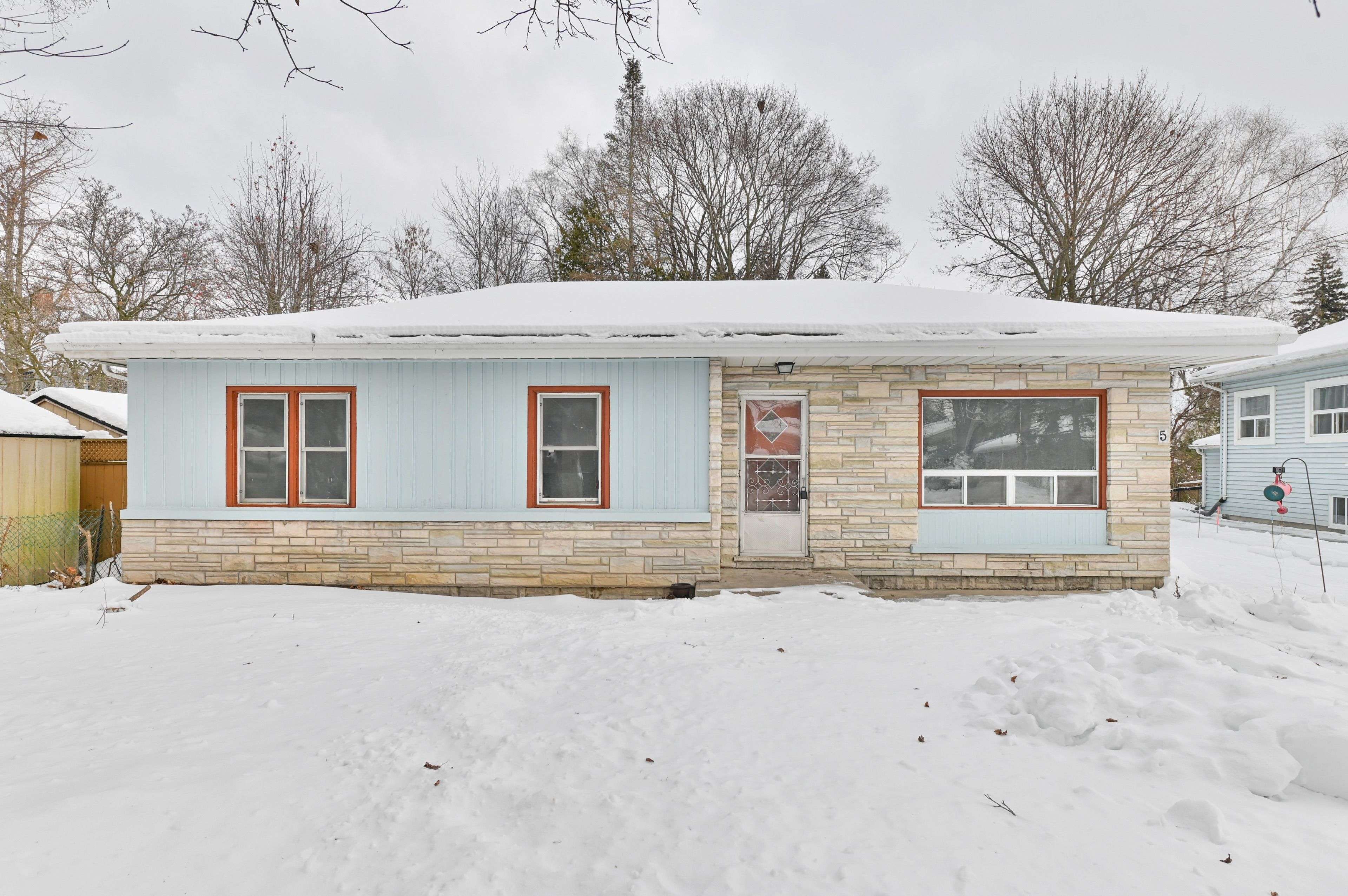 Brighton, ON K0K 1H0,5 Meade ST