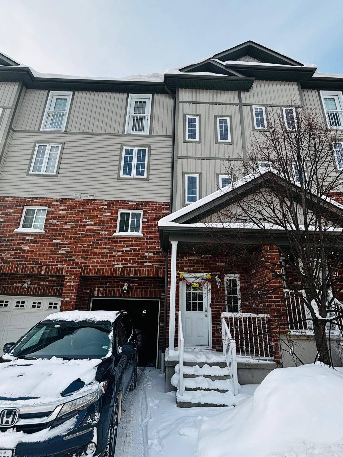 Kitchener, ON N2M 2E9,55 Mooregate CRES #20