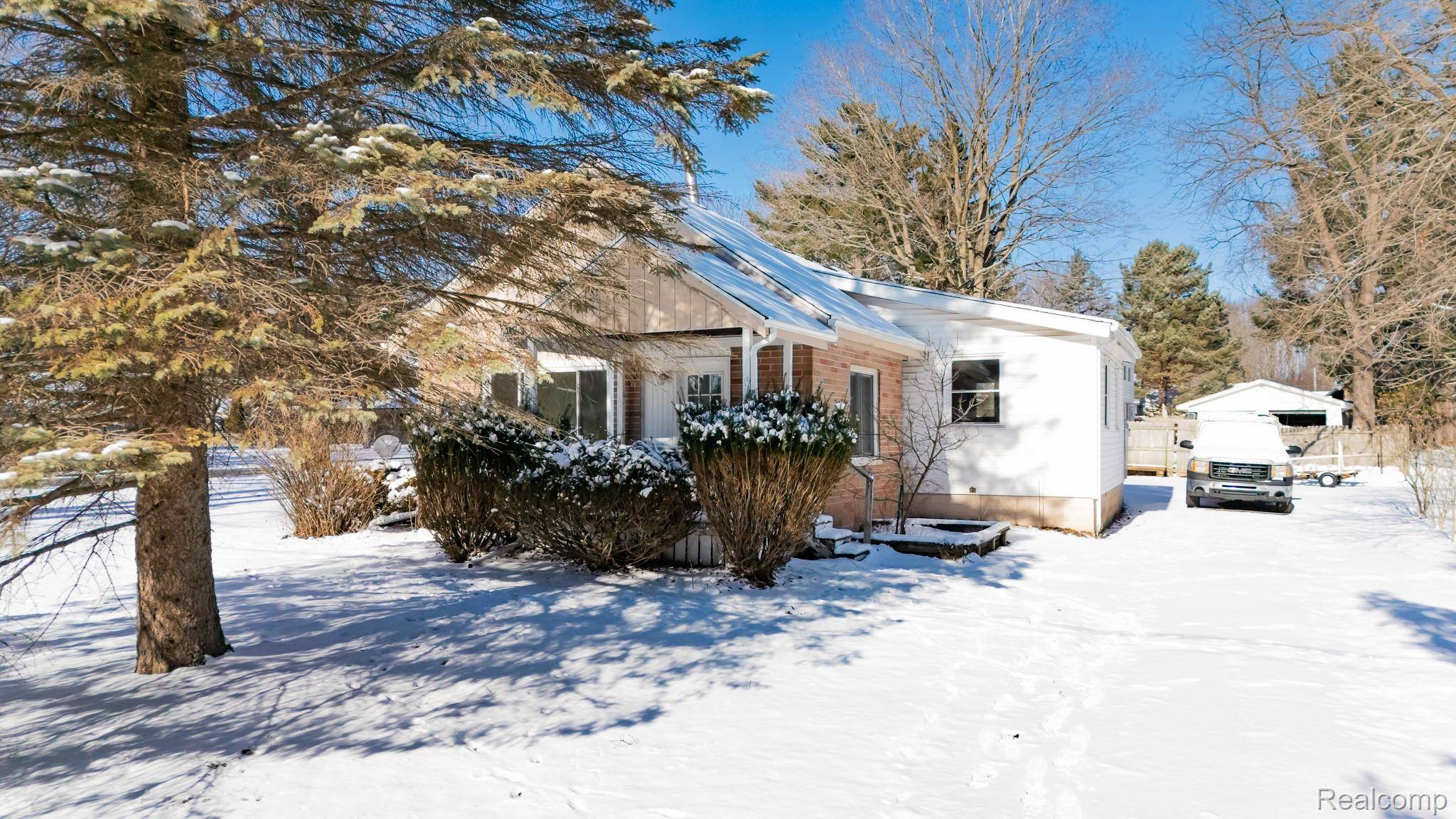 Mason, MI 48854,703 E Columbia ST