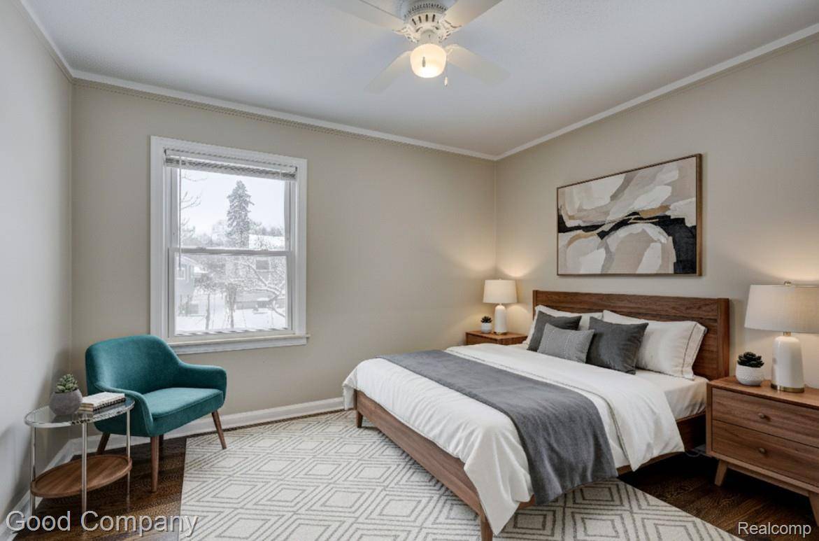 Oak Park, MI 48237,8460 Kenberton DR