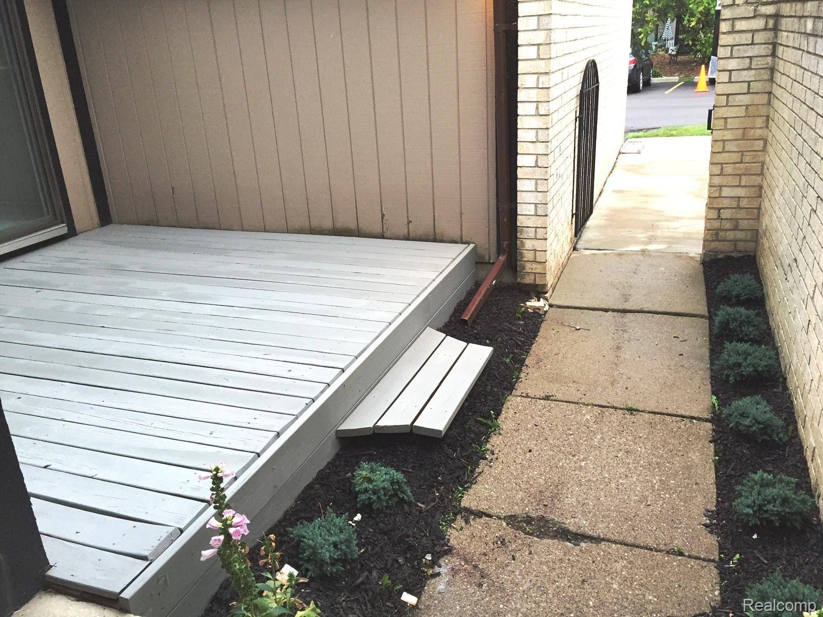 West Bloomfield, MI 48322,5166 ROCK RUN