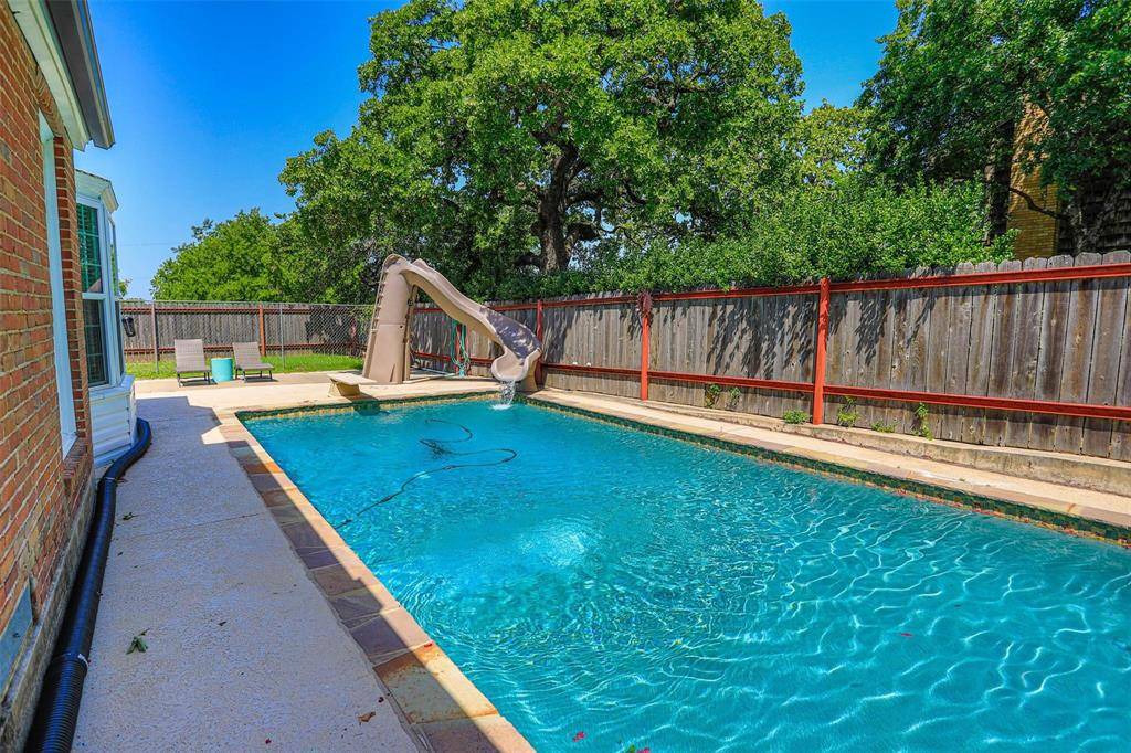 Nocona, TX 76255,610 W Cedar Street