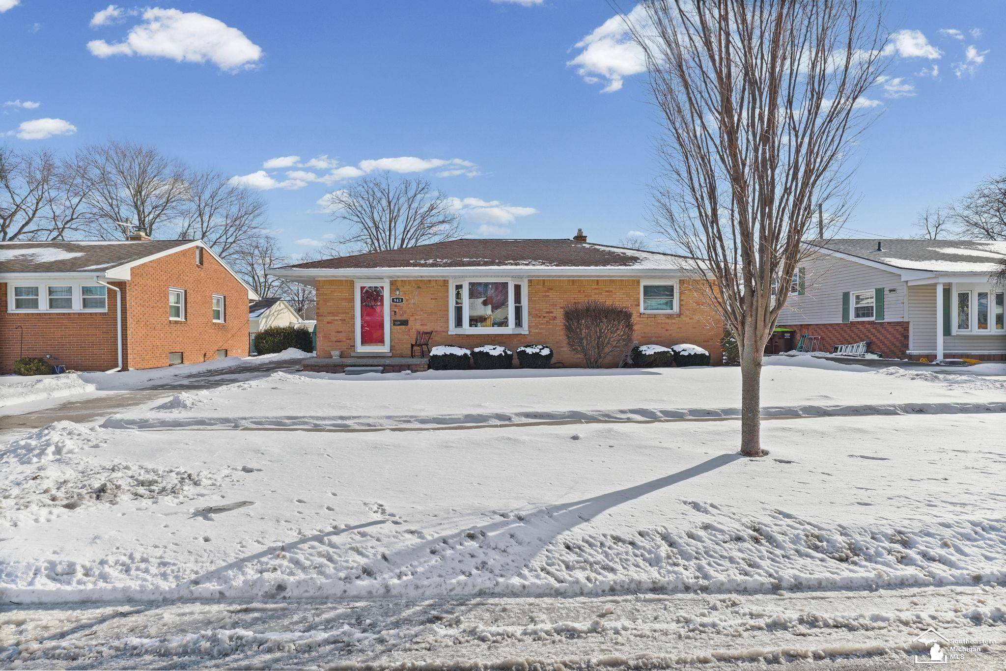 Monroe, MI 48161,943 Western AVE