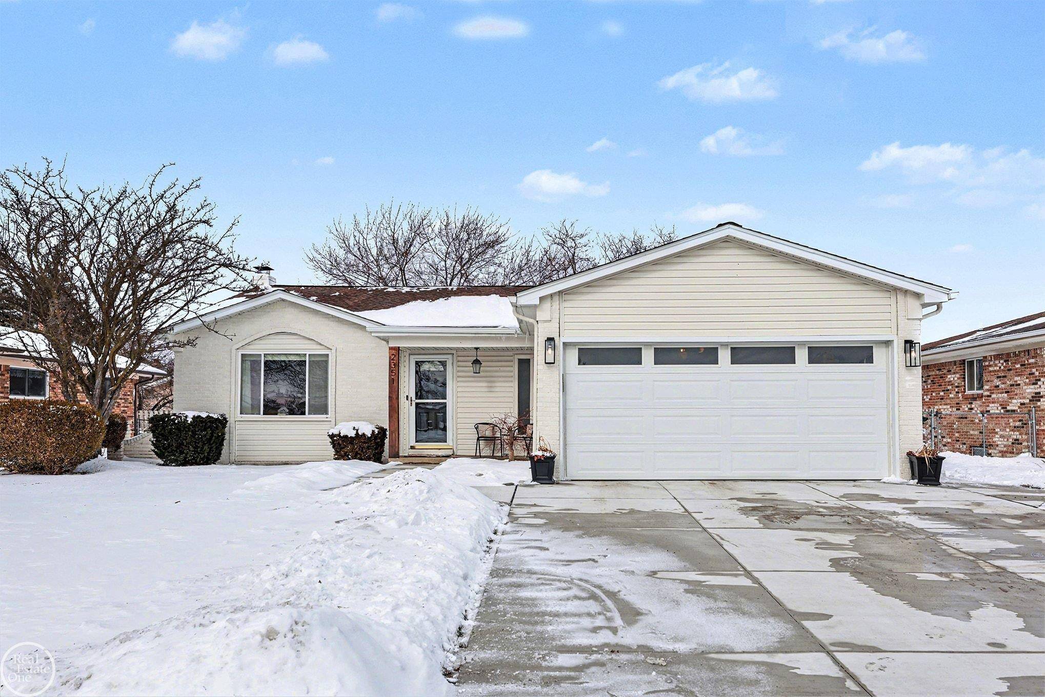 Sterling Heights, MI 48310,2351 Michael DR