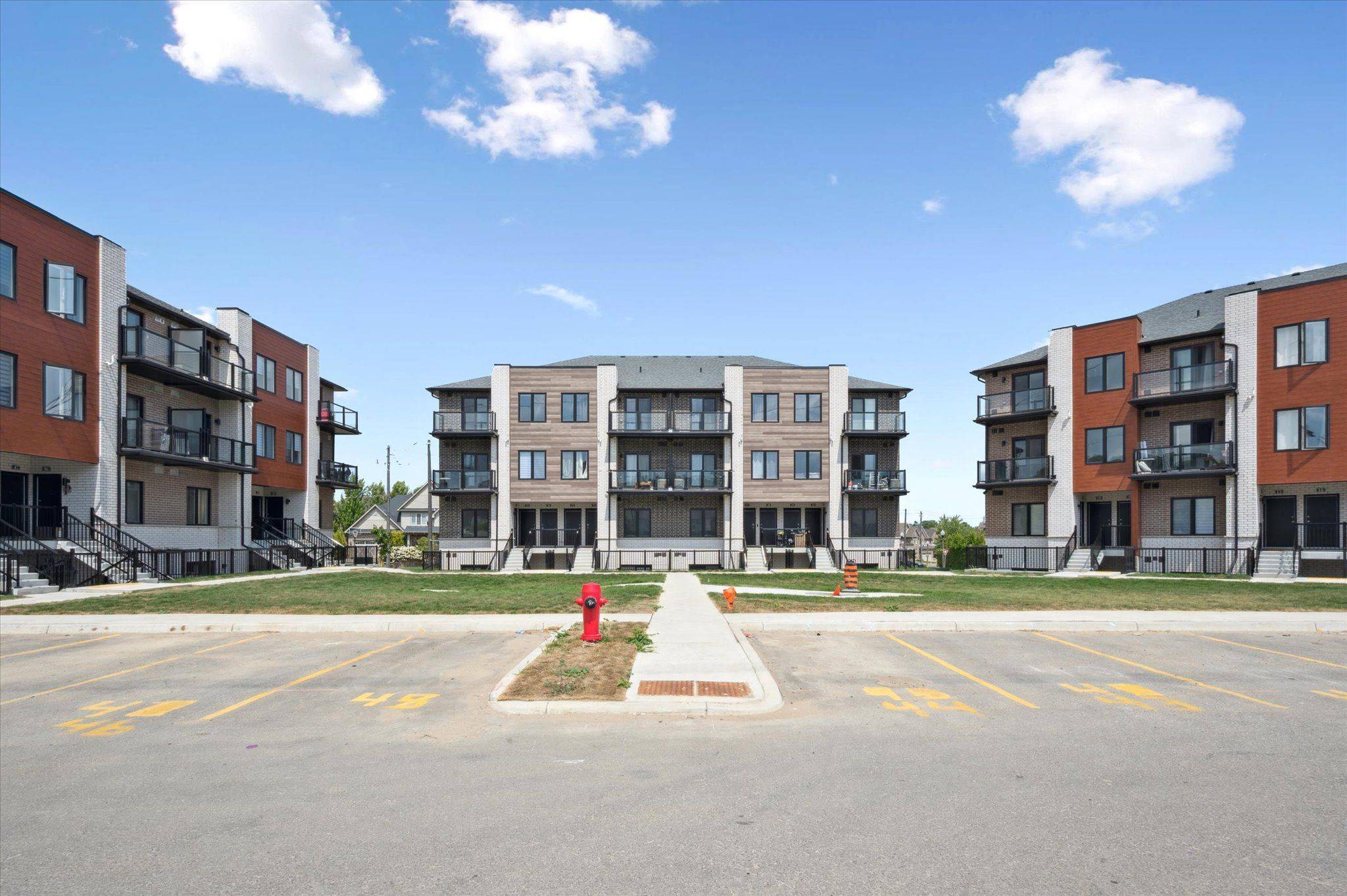 Kitchener, ON N2R 1N3,10 South Creek DR #34