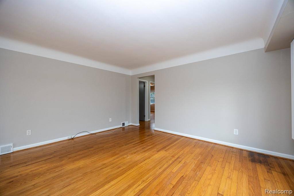 Redford, MI 48239,11755 Farley