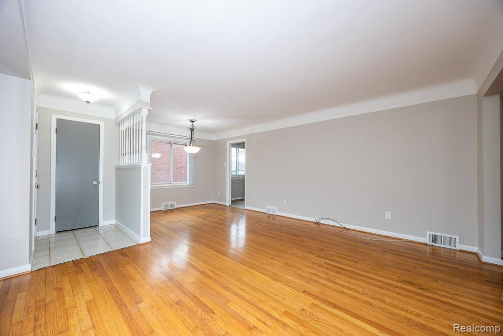 Redford, MI 48239,11755 Farley