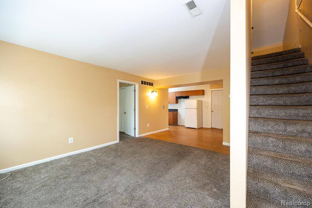 Warren, MI 48091,7052 Meadow AVE