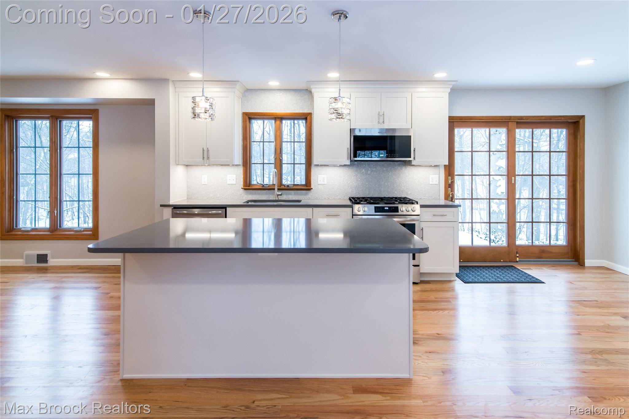 Beverly Hills, MI 48025,31419 Sleepy Hollow LN