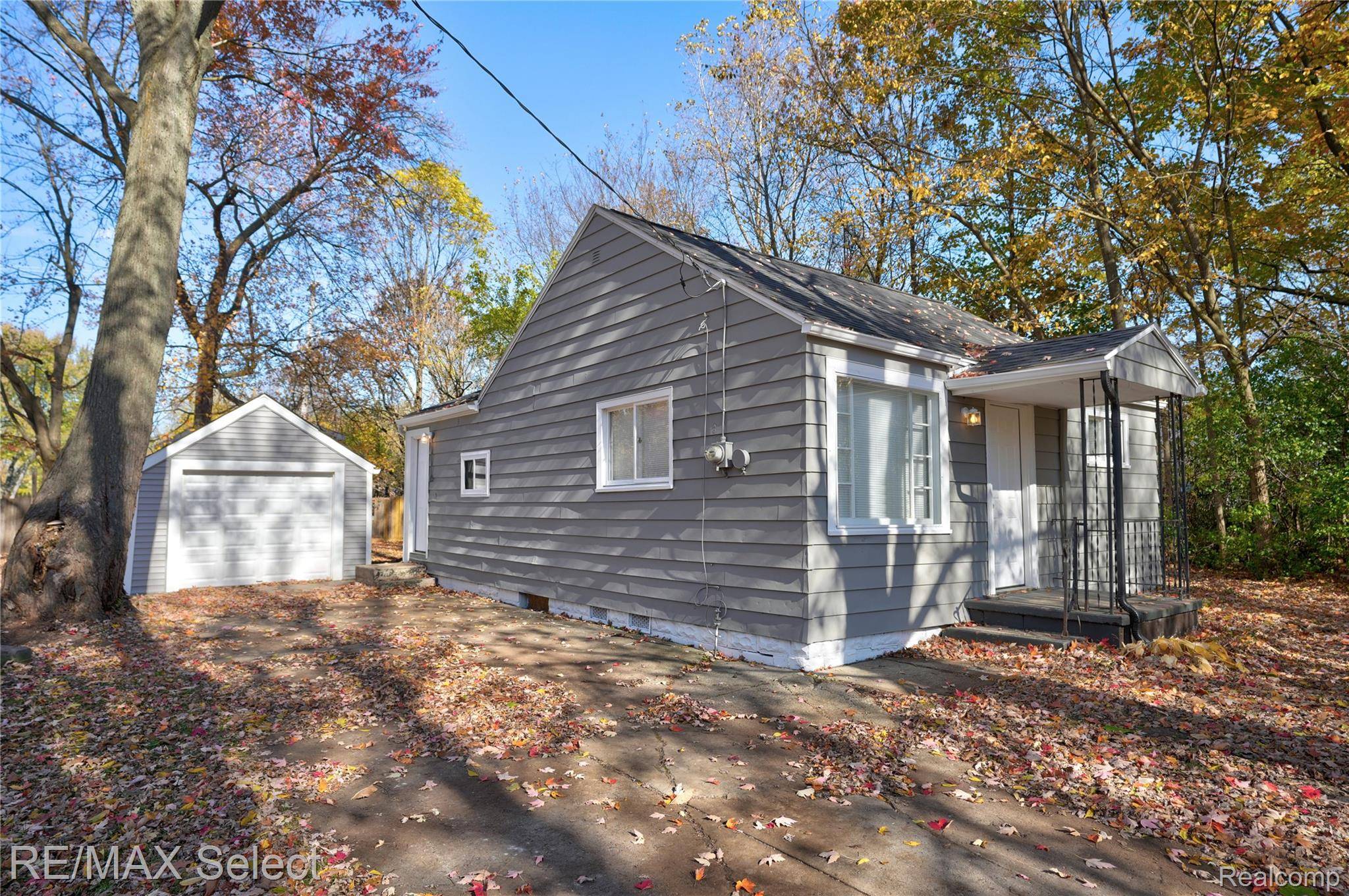 Grand Blanc, MI 48507,2429 Lincoln Manor DR