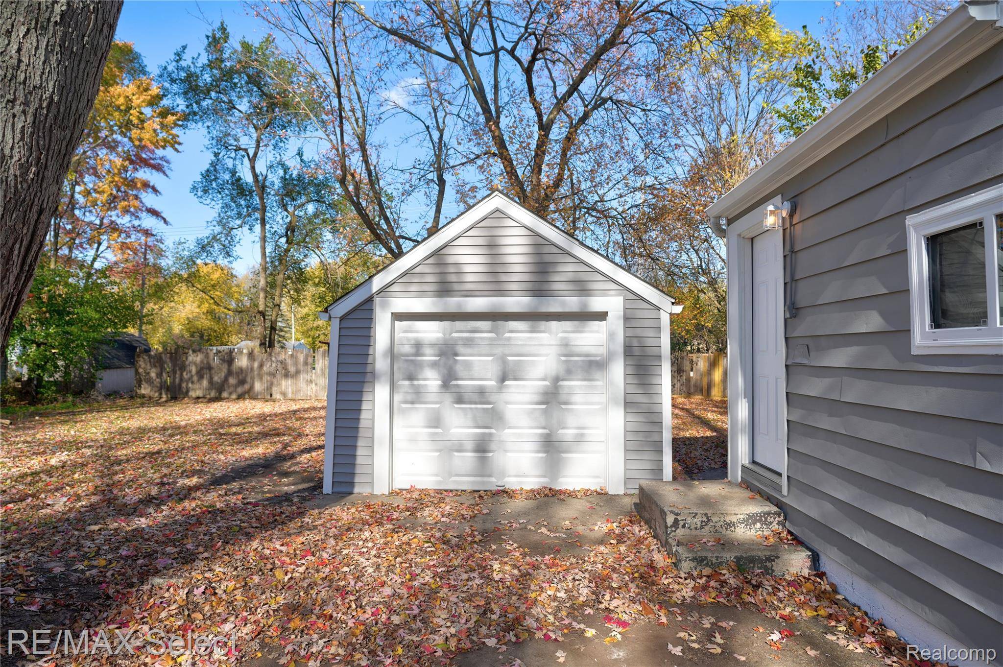 Grand Blanc, MI 48507,2429 Lincoln Manor DR