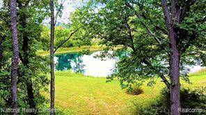 Jackson, MI 49201,4894 Indian Creek DR