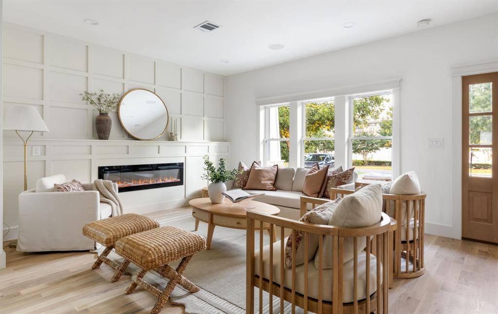 Dallas, TX 75206,5711 Belmont Avenue