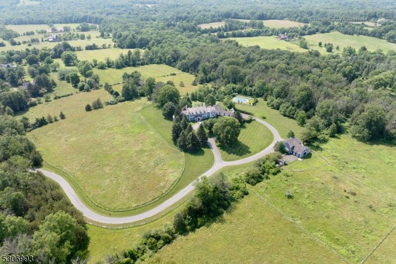 Bedminster Twp., NJ 07931,455 Long Ln