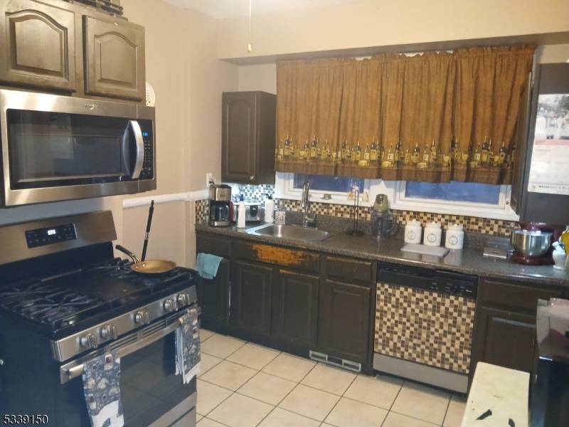 Newark City, NJ 07106,20 Rockland Ter