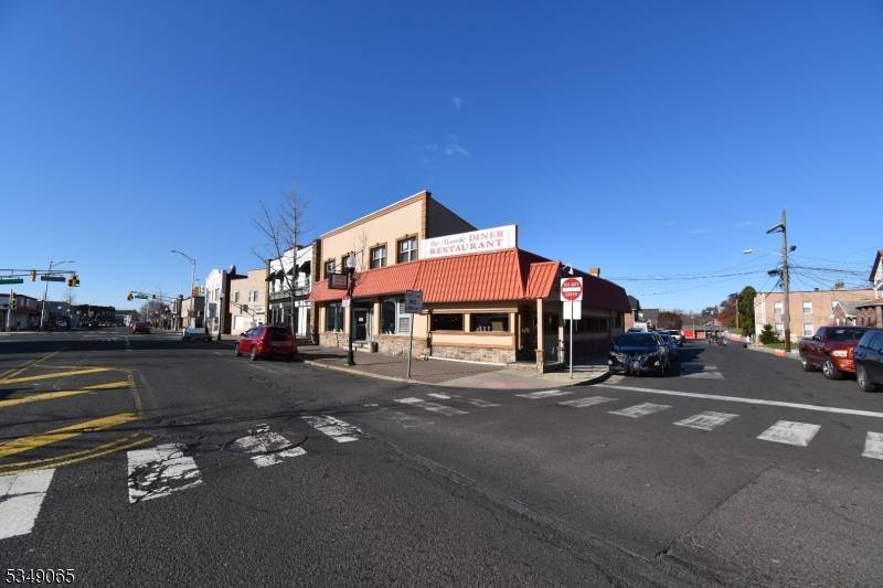 Manville Boro, NJ 08835,52 S Main St