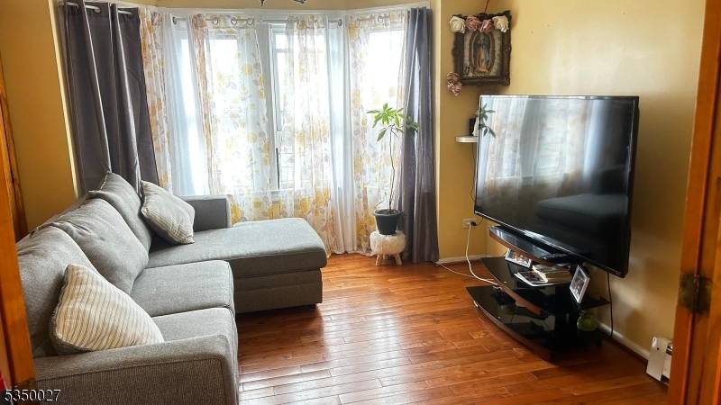 Garfield City, NJ 07026,330 River Dr