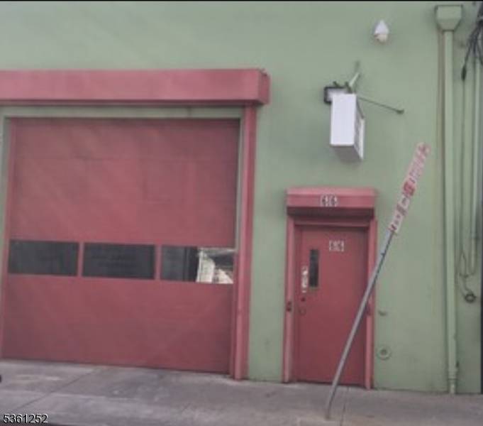 Newark City, NJ 07105,68 Garden St