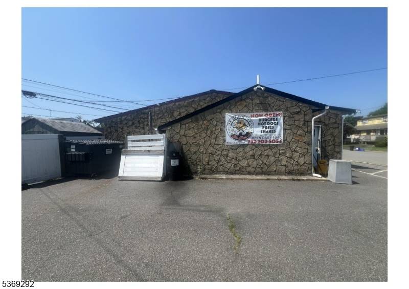 Middlesex Boro, NJ 08846,671 Harris Ave