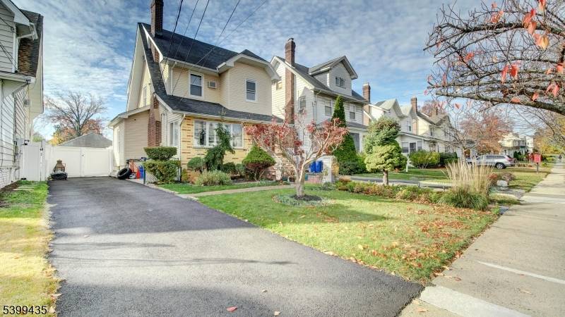 Elizabeth City, NJ 07208,836 Livingston Rd