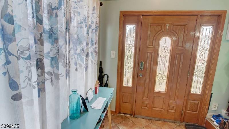 Elizabeth City, NJ 07208,836 Livingston Rd