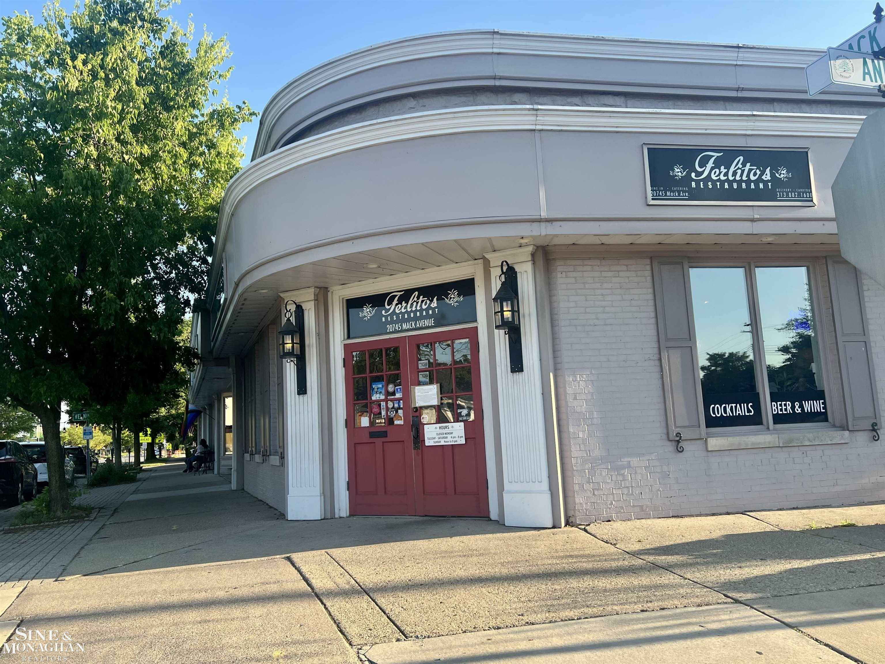 Grosse Pointe Woods, MI 48236,20745 Mack AVE