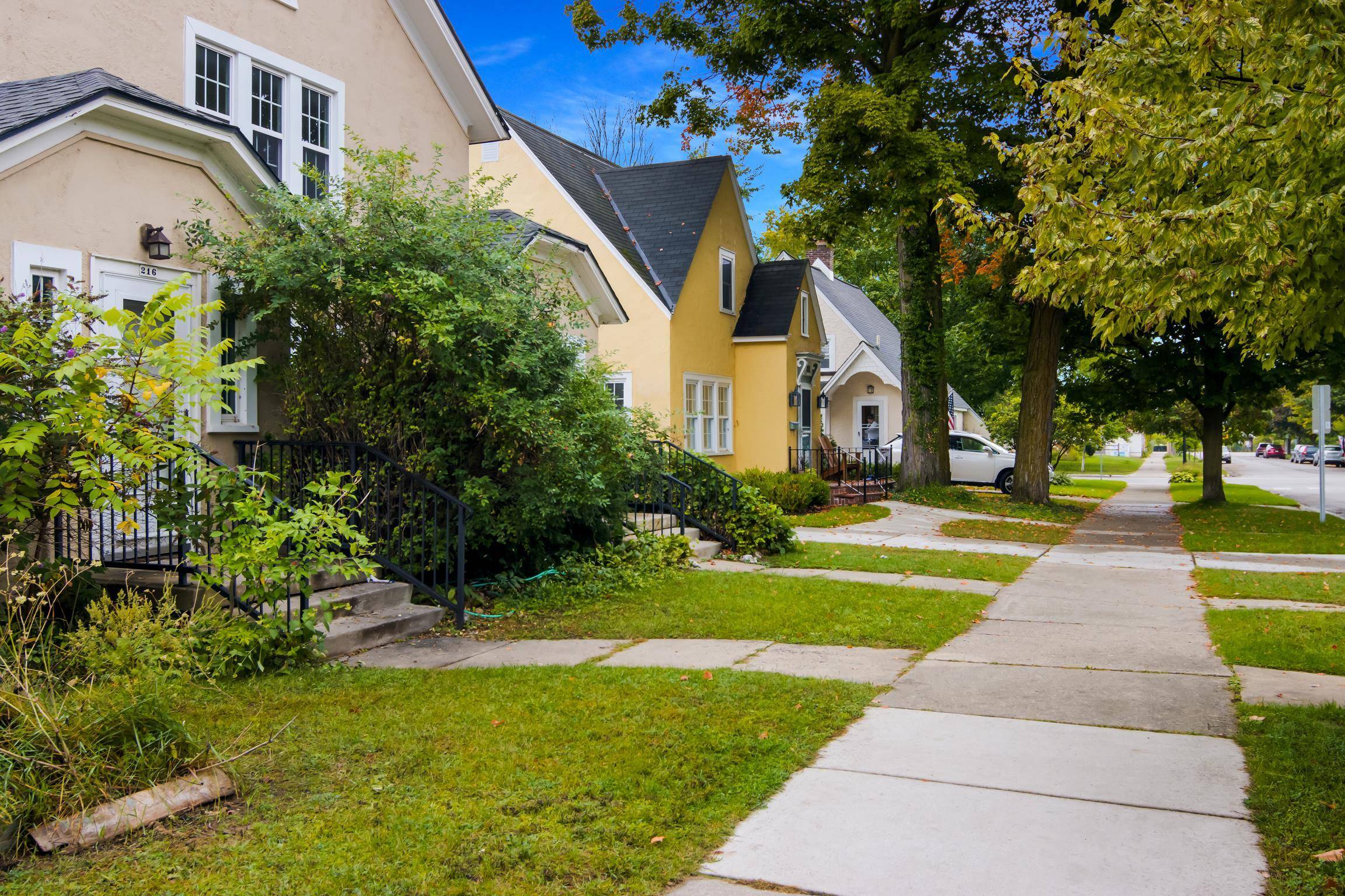 Traverse City, MI 49686,214 Wellington ST