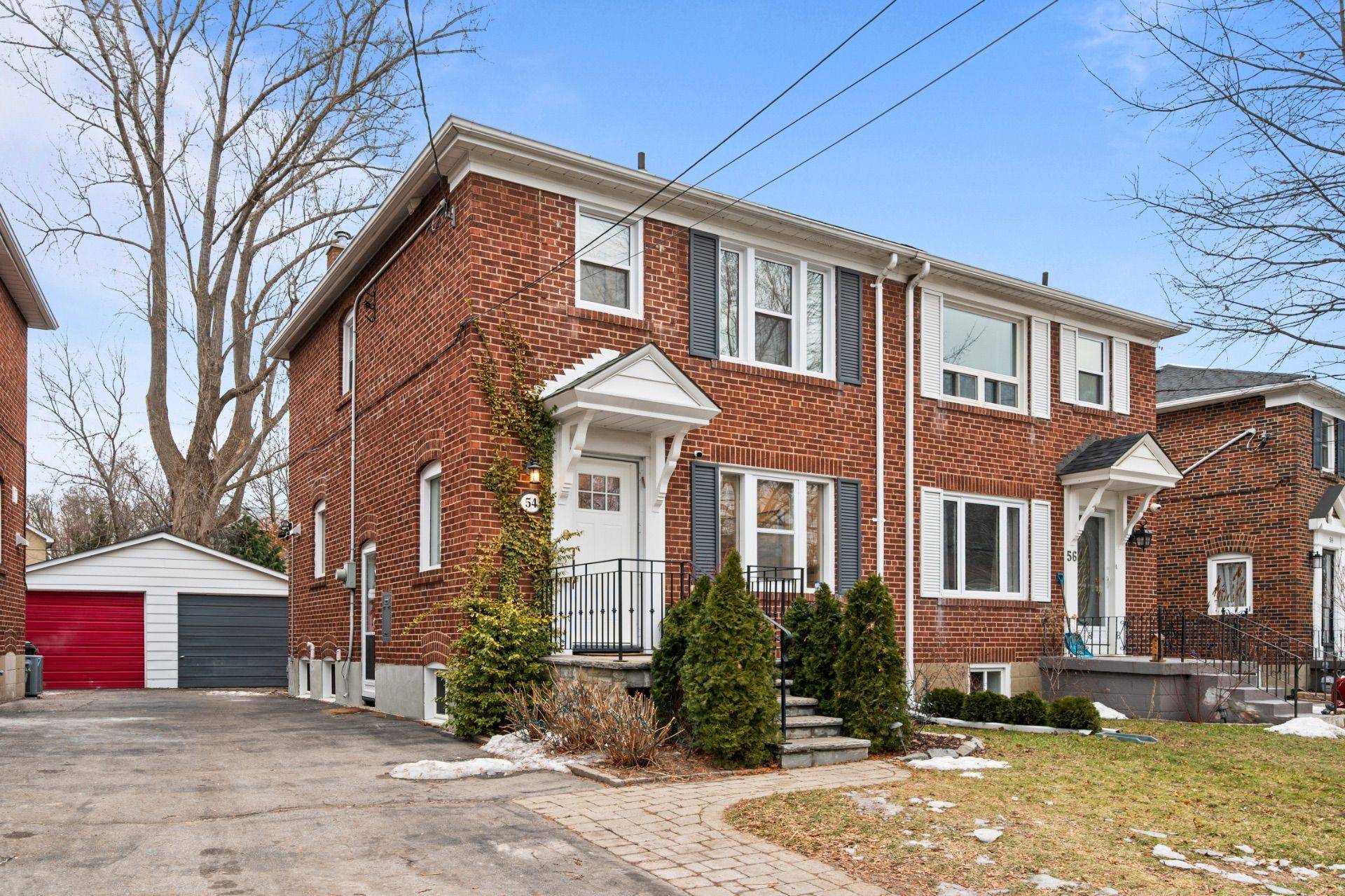 Toronto C11, ON M4G 2N5,54 Thursfield CRES