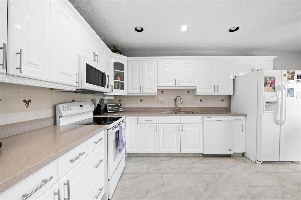 Delray Beach, FL 33445,1621 NW 20th Ave #203