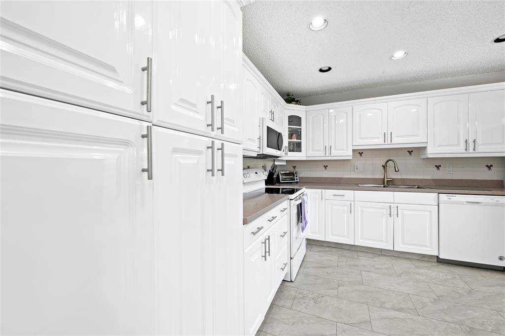 Delray Beach, FL 33445,1621 NW 20th Ave #203