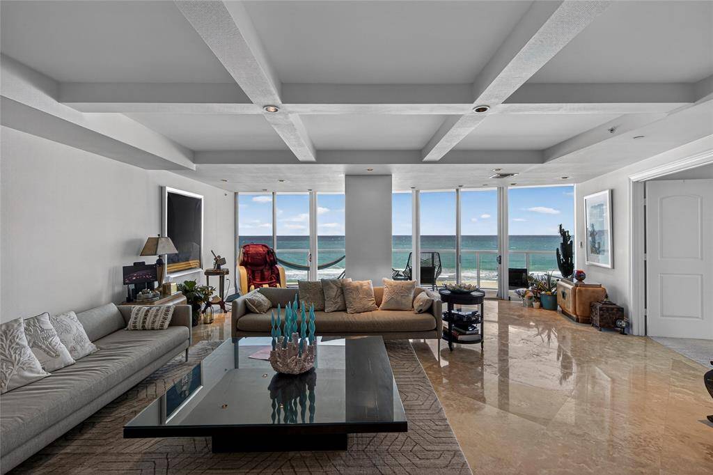 Fort Lauderdale, FL 33316,1200 Holiday Dr #402