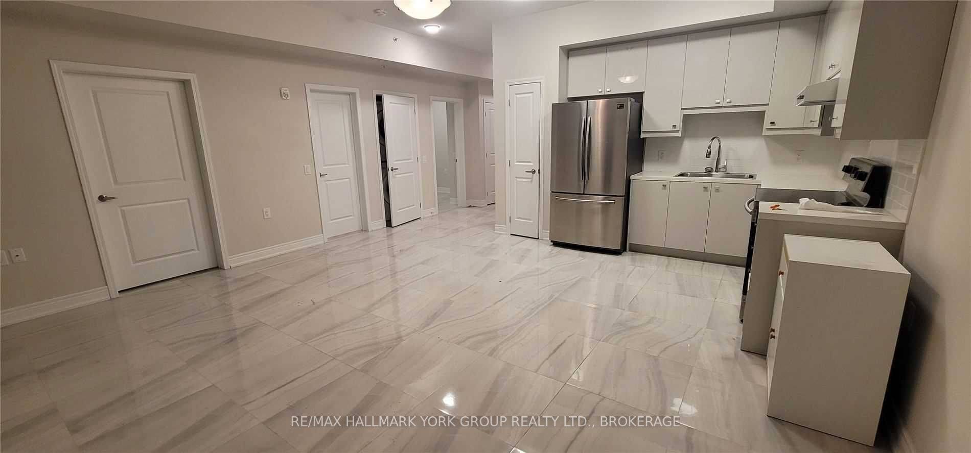 Aurora, ON L4G 1H5,32 Wellington ST E #102