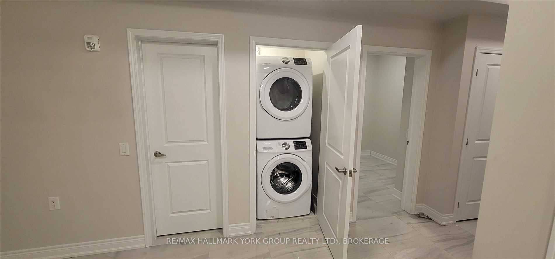 Aurora, ON L4G 1H5,32 Wellington ST E #102