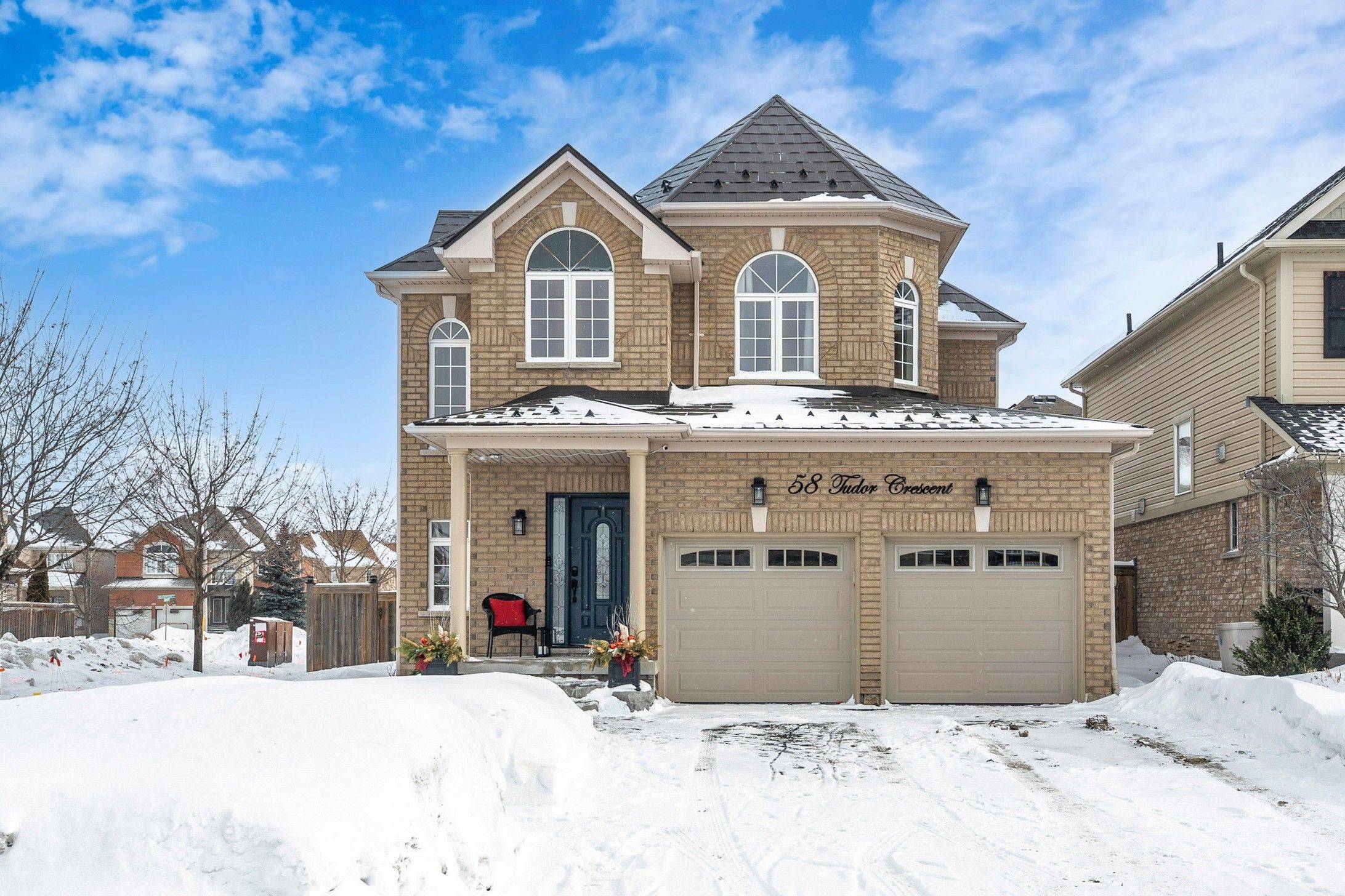 Barrie, ON L4M 0A7,58 Tudor CRES