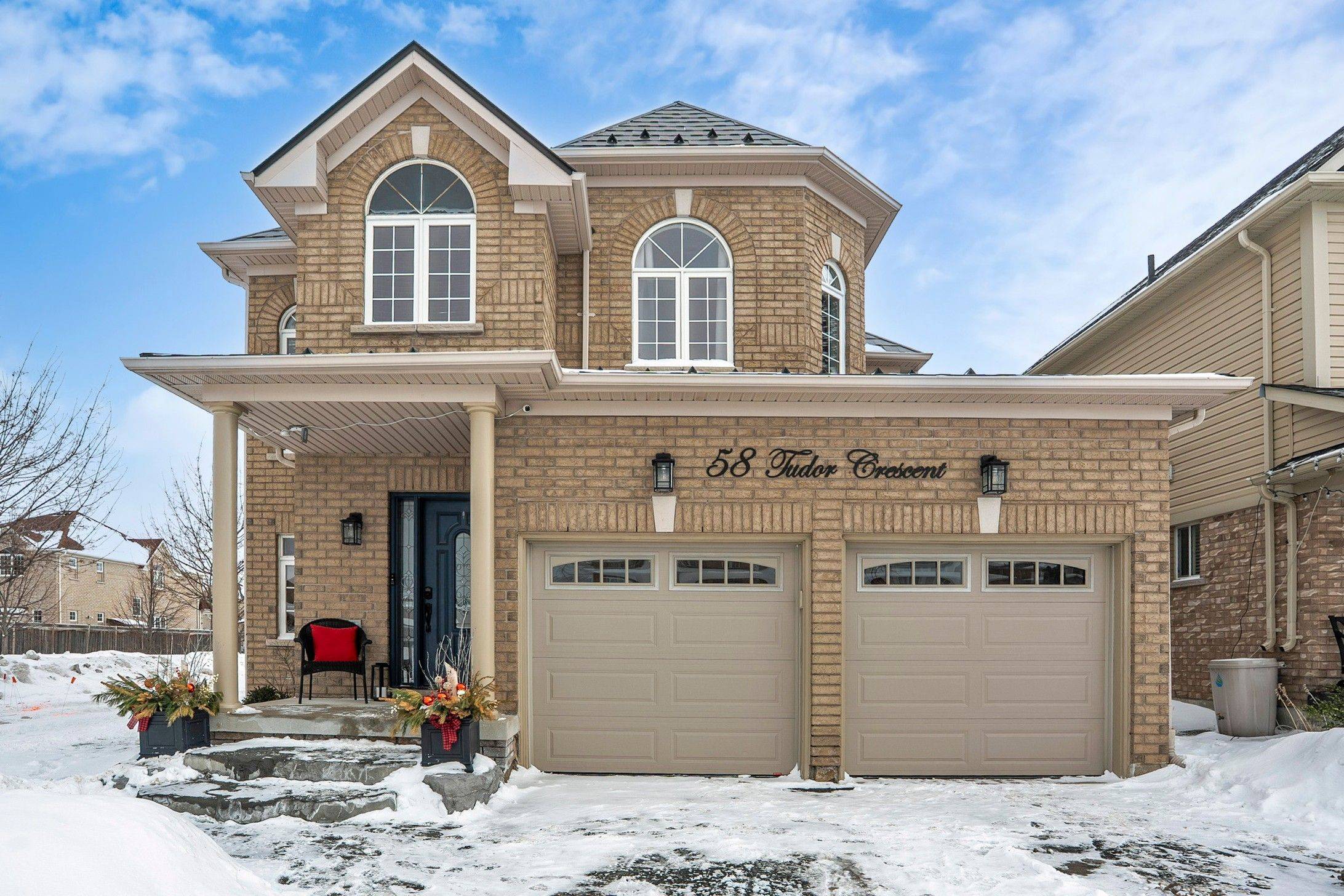 Barrie, ON L4M 0A7,58 Tudor CRES