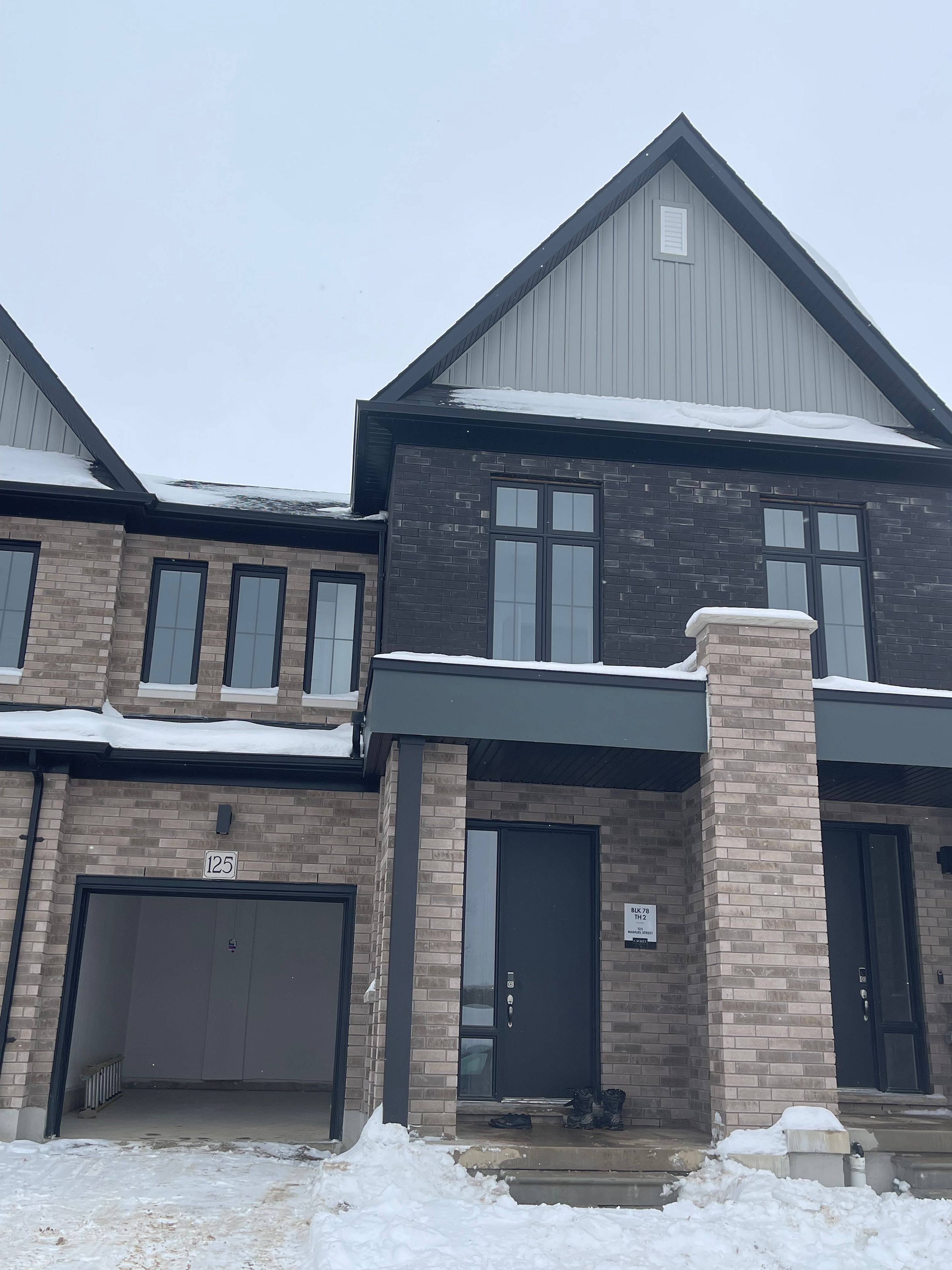 Stratford, ON N5A 0M1,125 Manuel ST