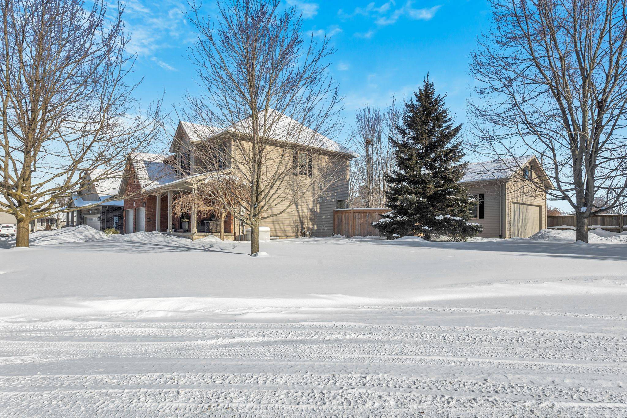 Tillsonburg, ON N4G 5R7,4 Catalpa CT
