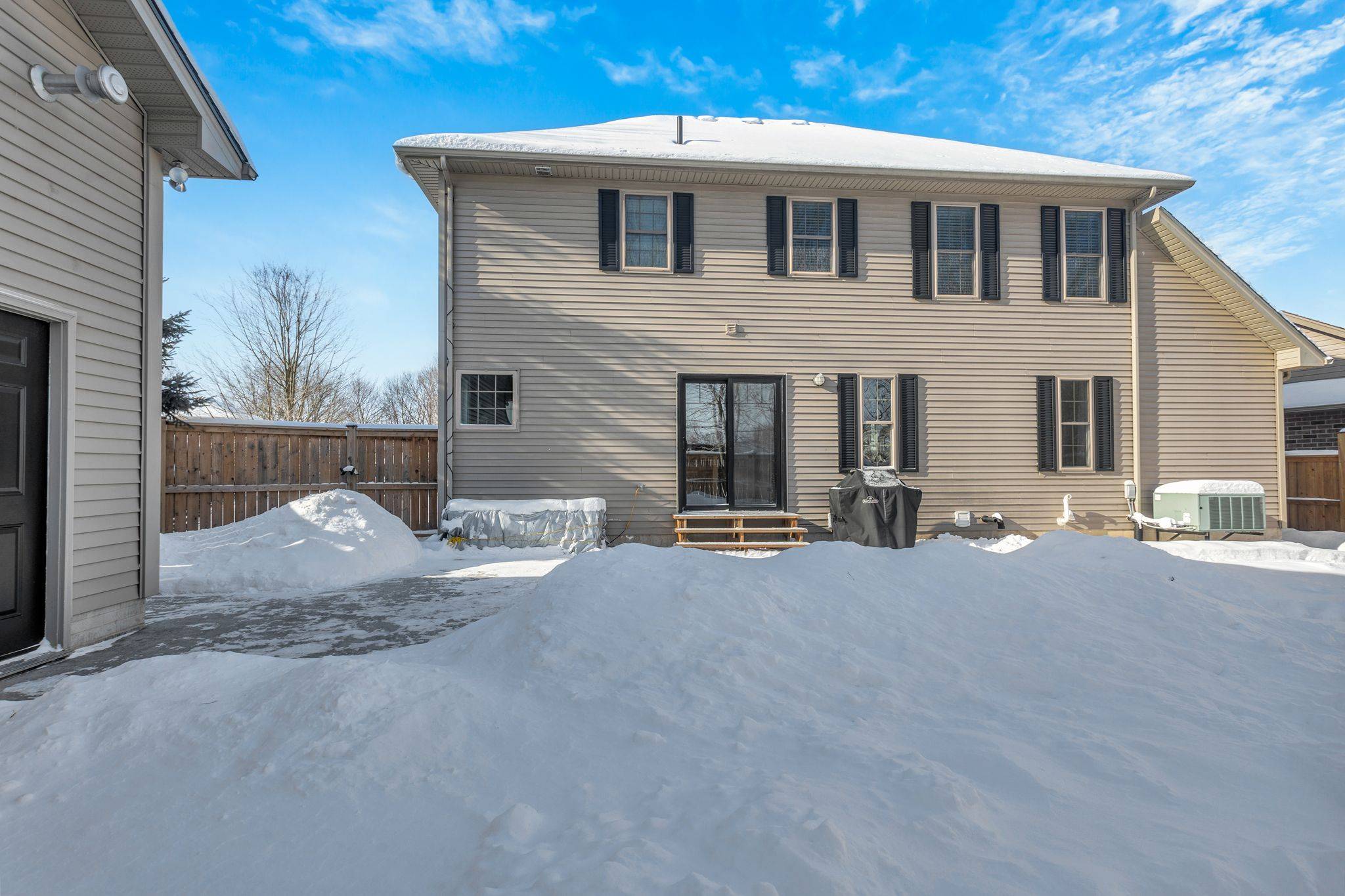 Tillsonburg, ON N4G 5R7,4 Catalpa CT