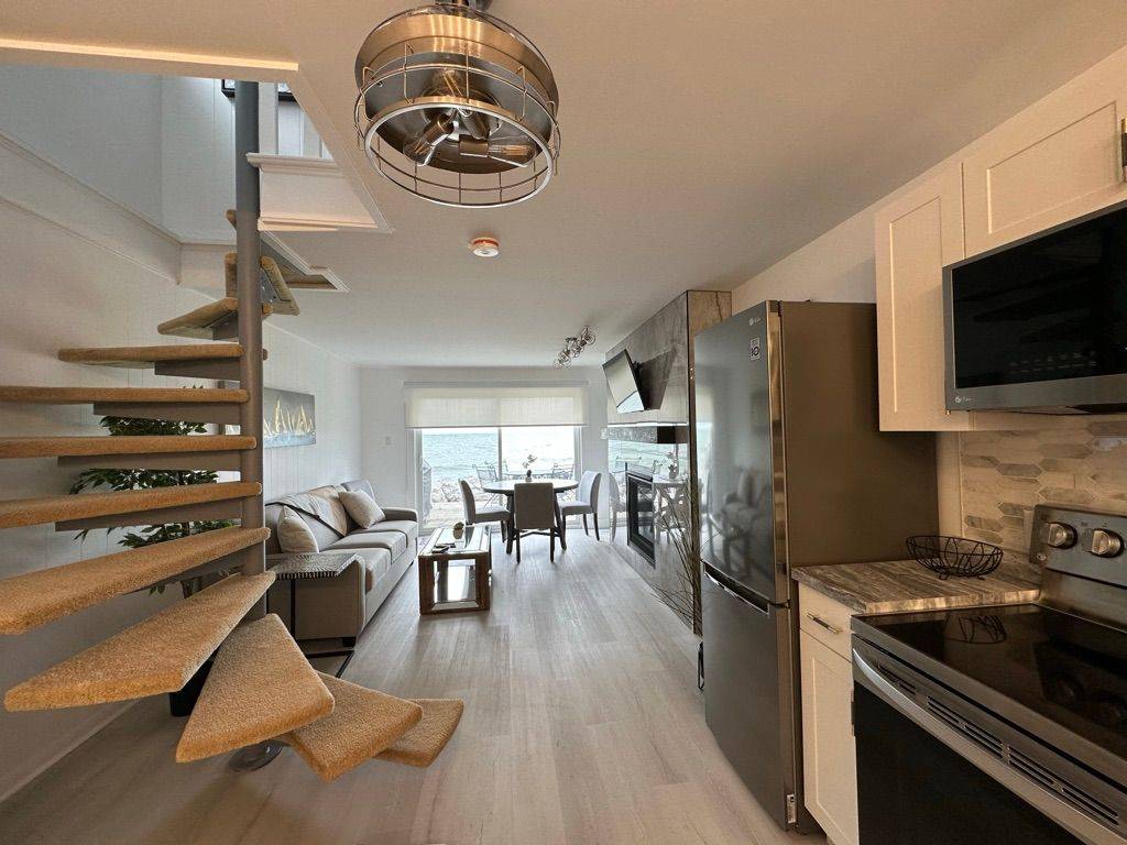 Blue Mountains, ON L9Y 0S5,209513 Highway 26 N/A #15