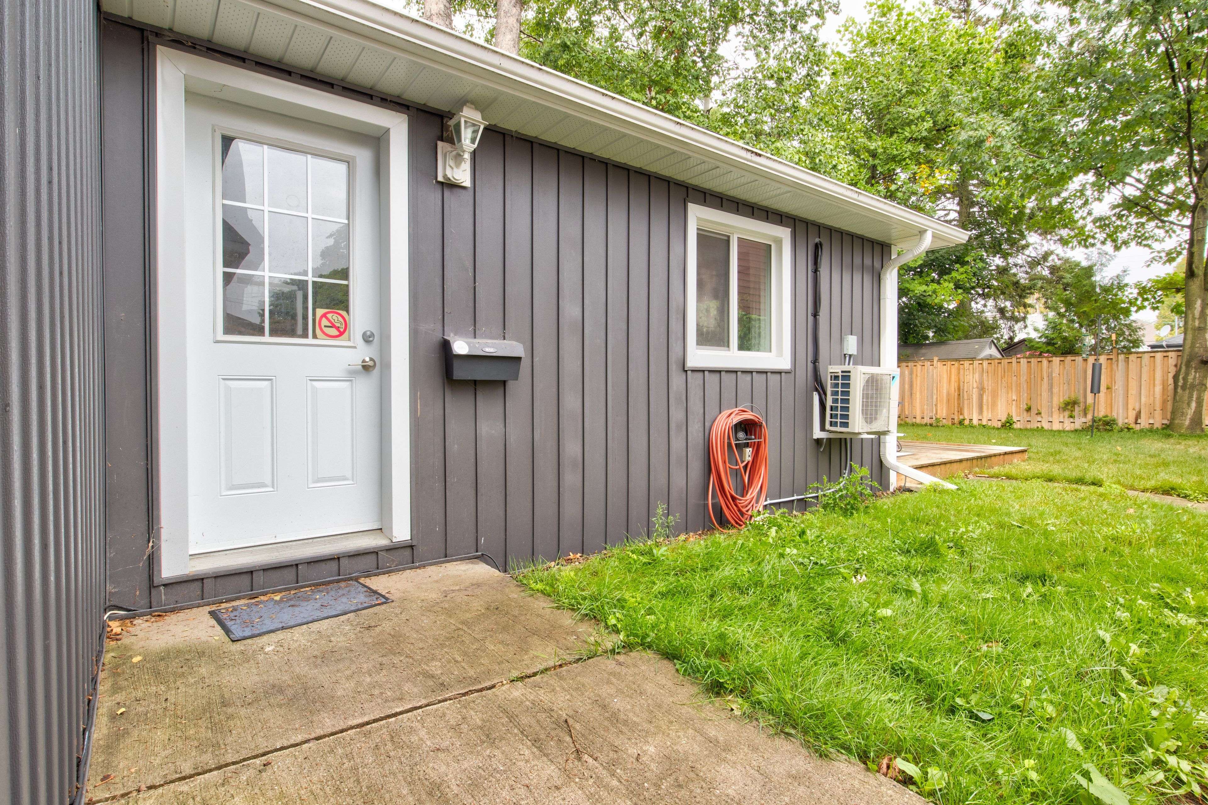 Guelph, ON N1H 2L6,205 Liverpool ST