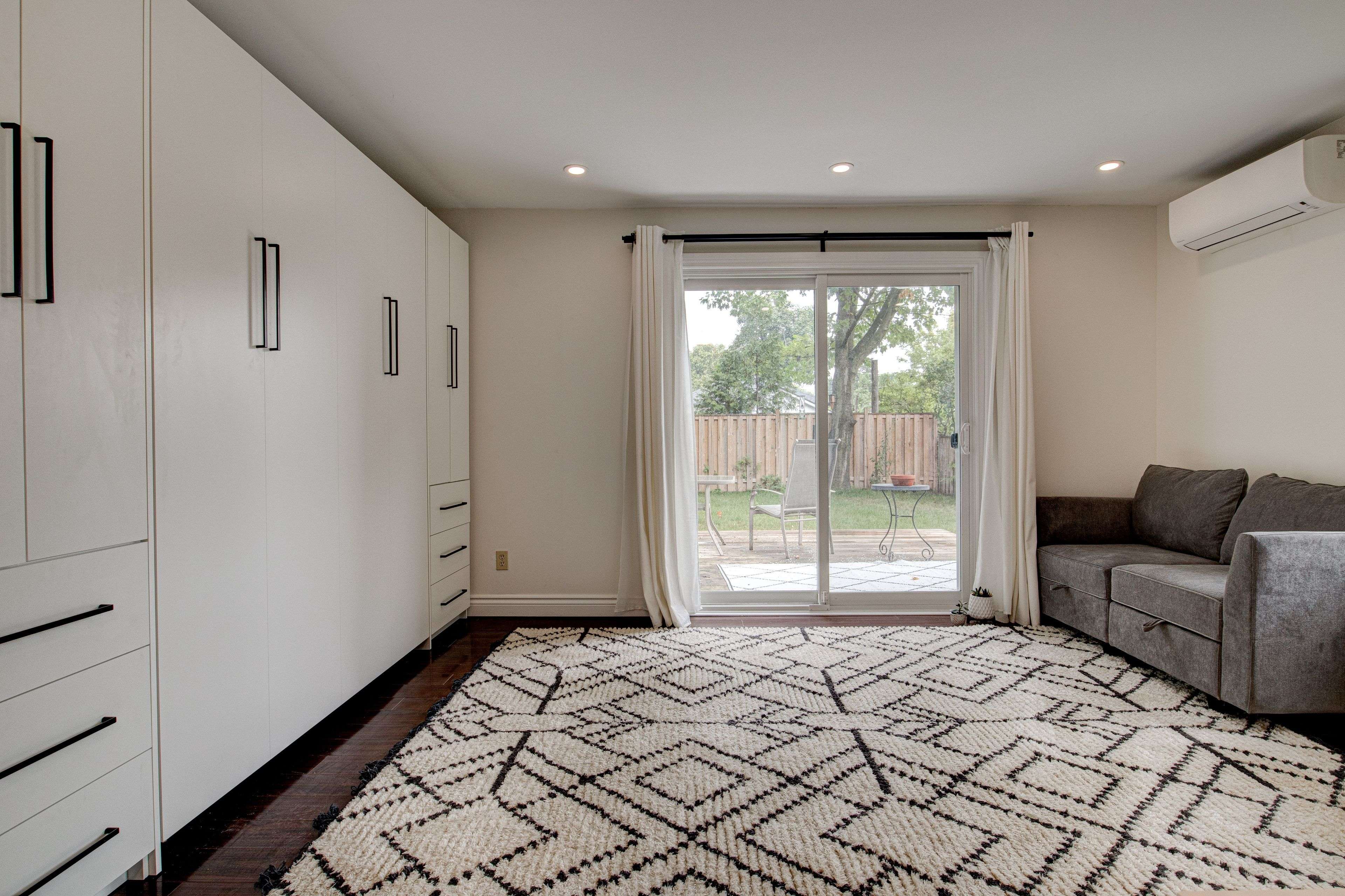 Guelph, ON N1H 2L6,205 Liverpool ST