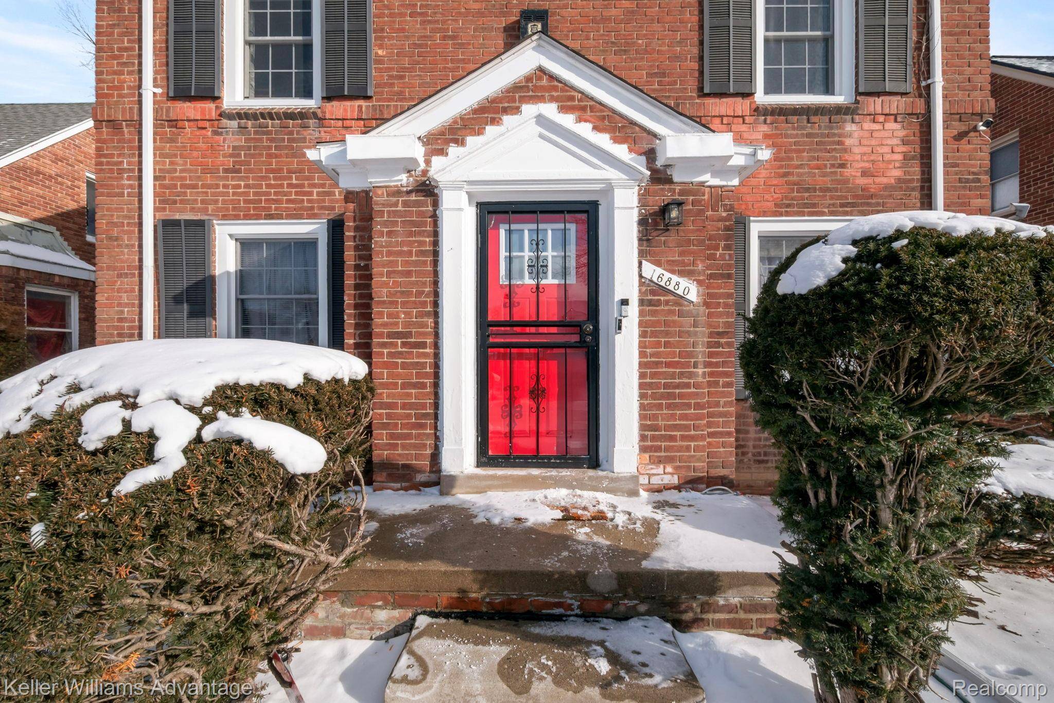 Detroit, MI 48219,16880 Fielding ST