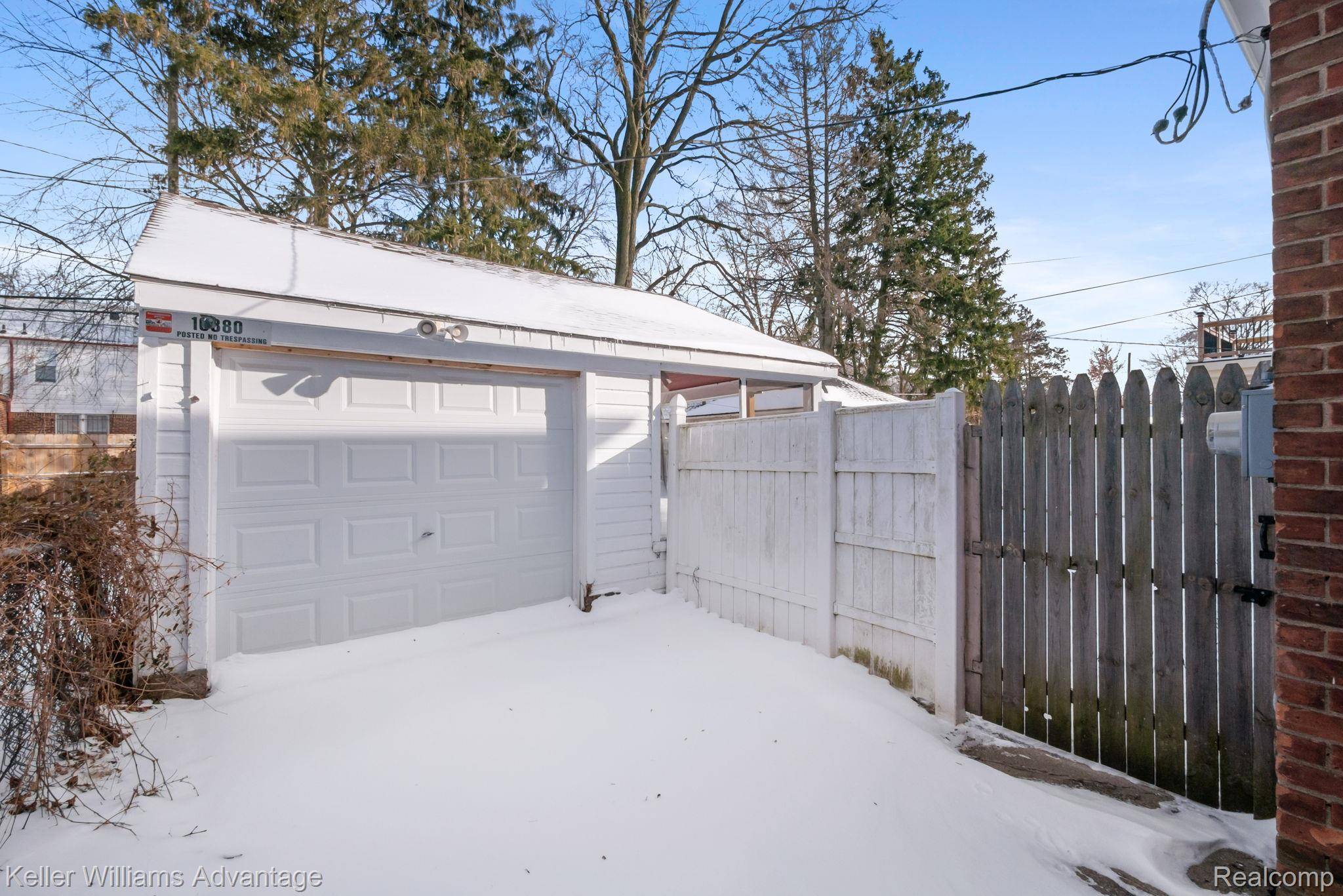 Detroit, MI 48219,16880 Fielding ST