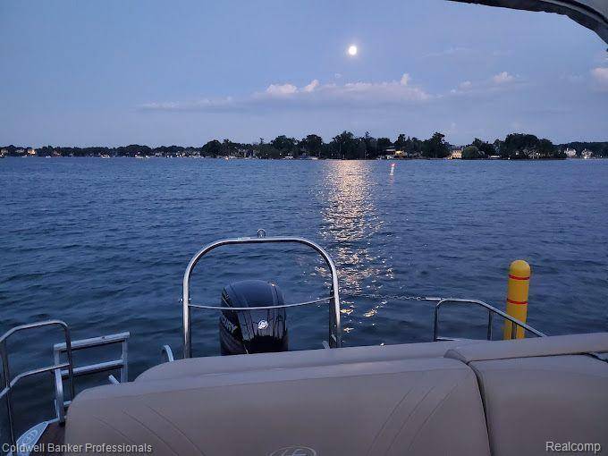 Orchard Lake, MI 48324,3590 ORCHARD LAKE RD