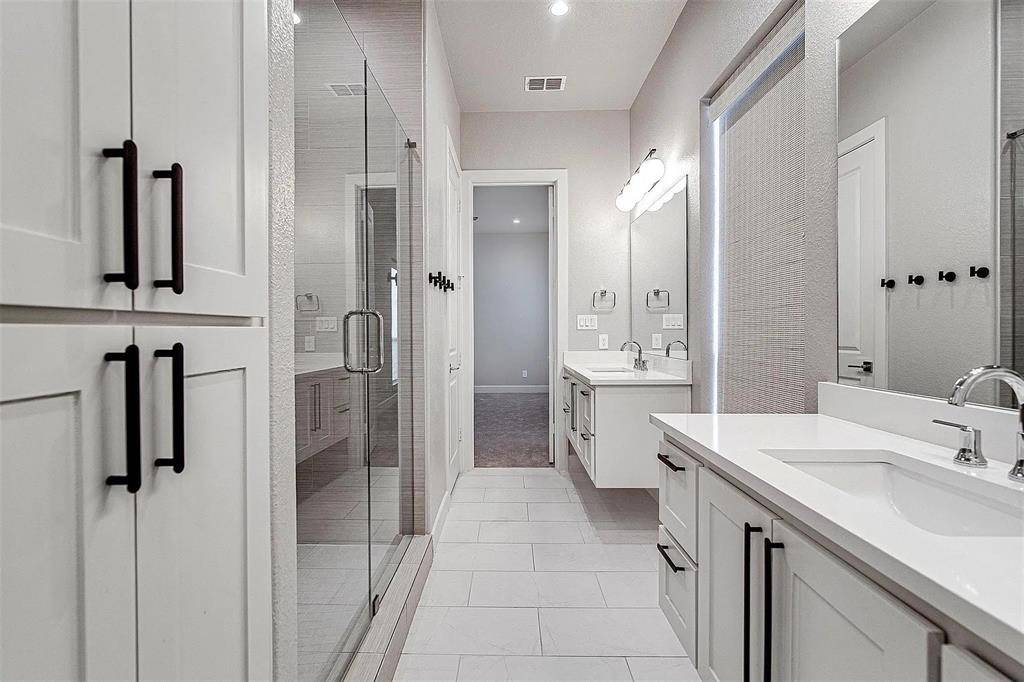 123 Garden Court E, Arlington, TX 76013